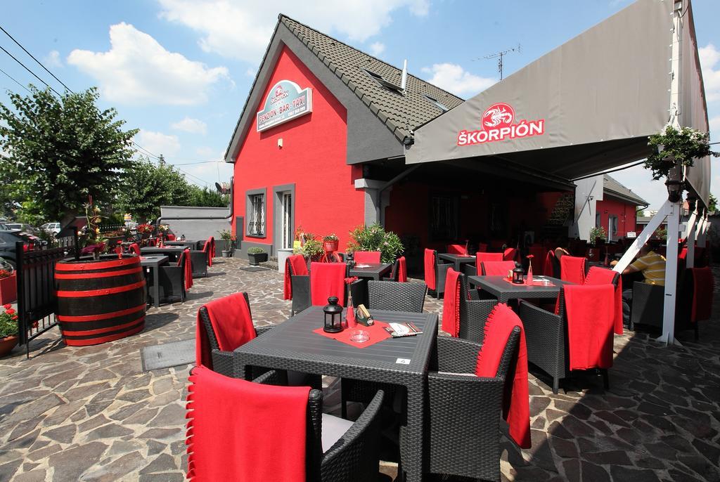 Penzion Skorpion Senec Buitenkant foto